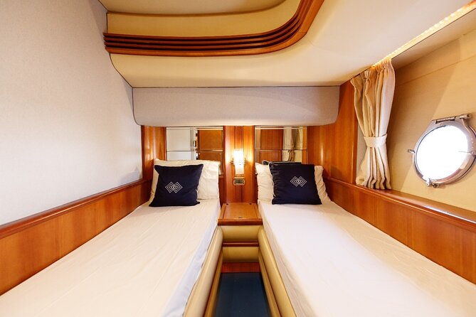 Luxury Yacht Private Rental from Dubai Marina - The two-hour route: Marina, JBR, Bluewaters, and Atlantis