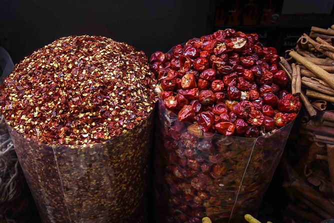 Old and Modern Dubai City Tour - Gold Souk: impressive displays, short visit