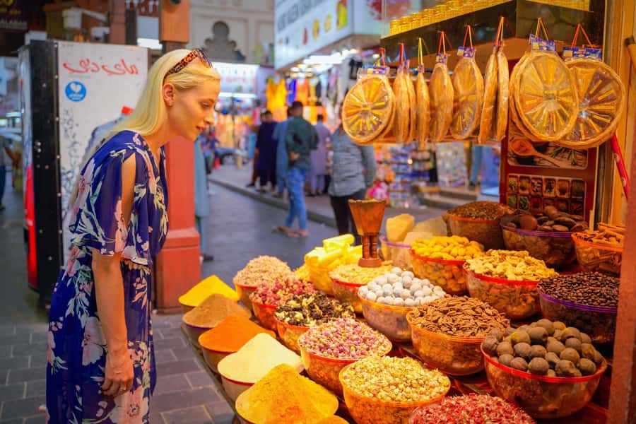 Old Dubai Guided Tour With Photographer: Souks & Street Food - Who should book this walking tour