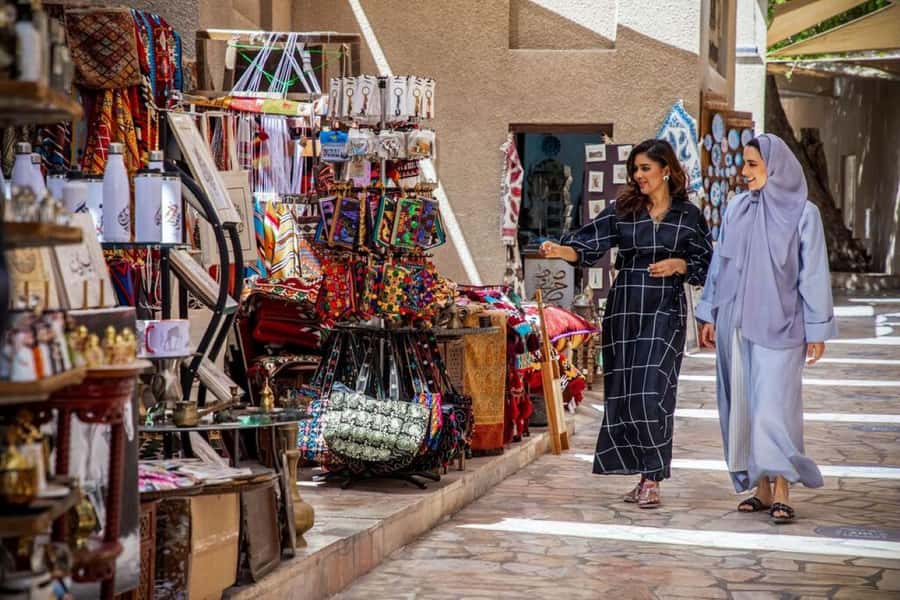 Old Dubai Heritage Tour: Souks, Mosques & more hidden gems! - Spice Souk and Gold Souk: look, smell, and bargain carefully