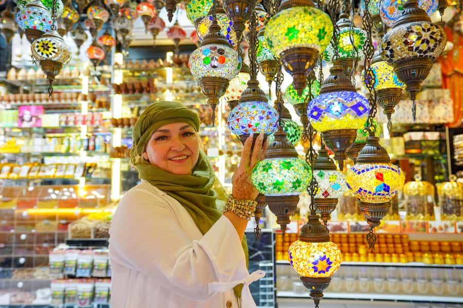 Old Dubai Historic Guided Tour: Creek, Street Food & Souks - Gold Souk ends the route with plenty of sparkle