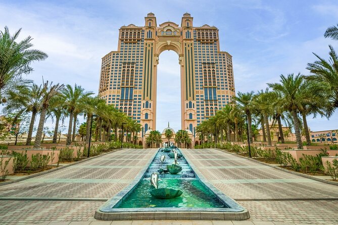 Premium Abu Dhabi Full-day City Tour in A 4x4 Private Vehicle - Shopping for dates at the Abu Dhabi market