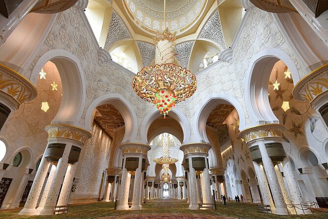 Premium Abu Dhabi Full-day City Tour in A 4x4 Private Vehicle - Ferrari World: clarify the promise before you book