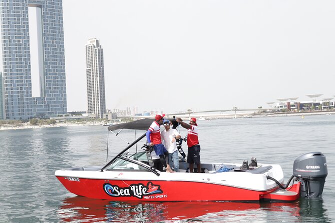 Private 1 Hour Boat Ride in Dubai - The captain can shape the whole hour