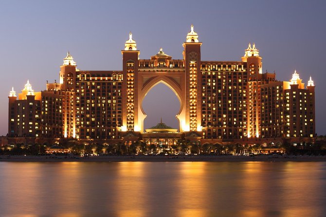 Private 5 hours Dubai city tour - Madinat Jumeirah and the Burj Al Arab view
