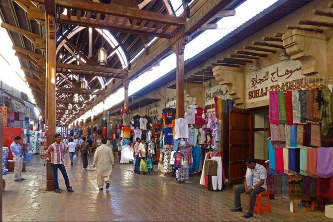 Private 5 hours Dubai city tour - The malls, Sheikh Zayed Road, and Burj Khalifa