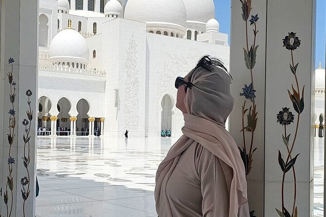 Private Abu Dhabi City Tour with Pick up from Dubai or Abu Dhabi - Yas Island and Ferrari World are photo stops, not park visits