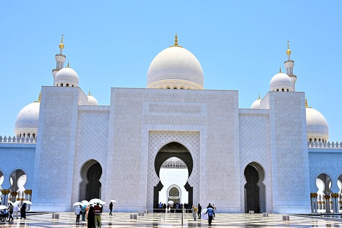 Private Abu Dhabi Sightseeing Tour from Dubai - Two hours beneath the domes of Sheikh Zayed Grand Mosque