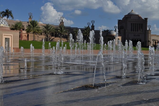 Private Abudhabi City Tour from Dubai - Abu Dhabi Dates Market for a local-flavored stop