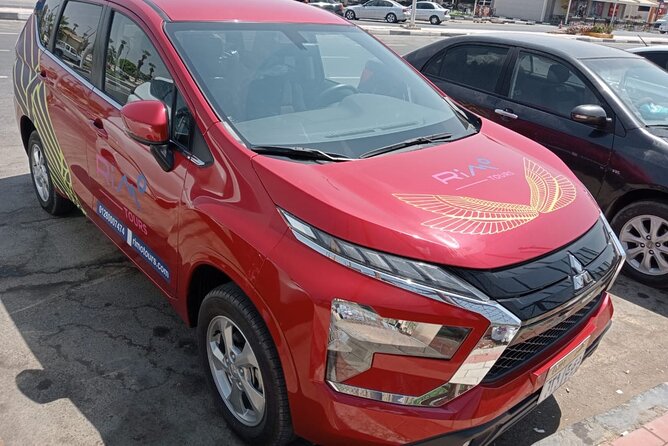 Private Dubai Airport Arrival/Departure Transfer to Dubai City - Group size, comfort, and who should book