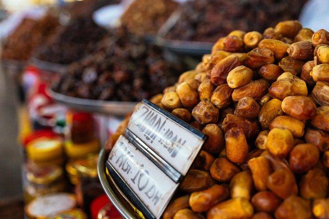 PRIVATE Food Tour: The 10 Tastings of Dubai With Locals - Al Souq Al Kabeer and Indian Temple Street