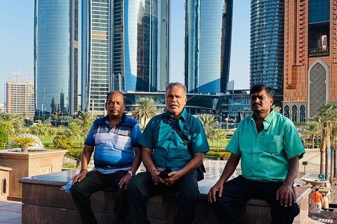Private Full-Day Abu Dhabi City Tour from Dubai - Tasting and shopping at the Dates Market