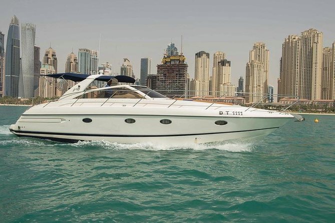 Private Luxury Everest Yacht Cruise from Dubai Marina - Why seeing Dubai by yacht is worth your time
