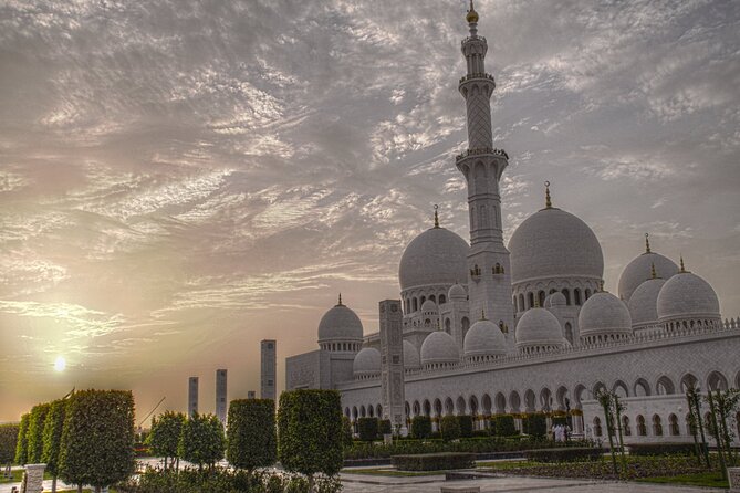 Private Outdoor Guided Tour in Abu Dhabi City - Key Points at a Glance