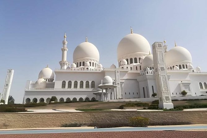 Private Tour : Abu Dhabi Full Day City Tour - Ferrari World is a look, not a full theme-park day