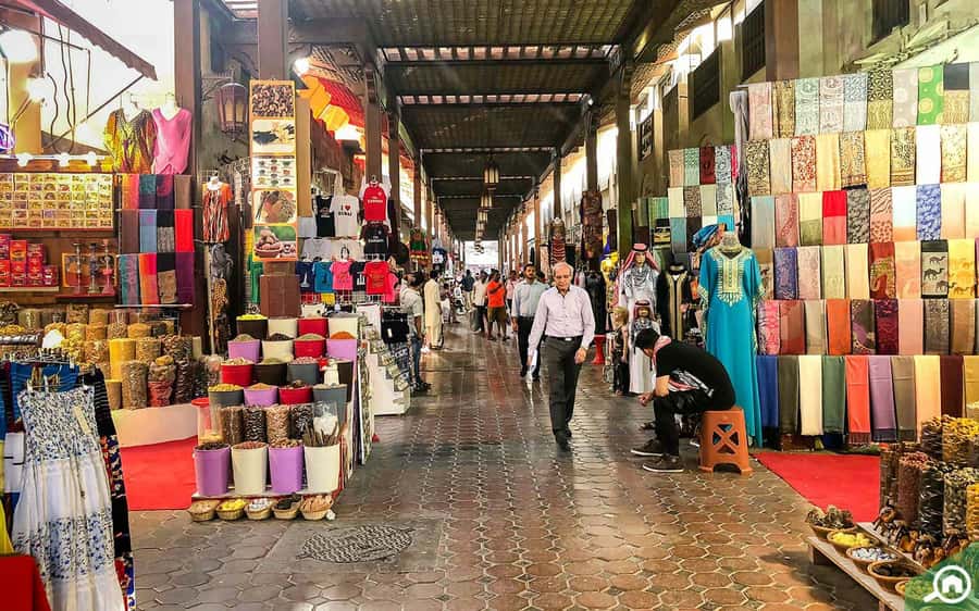 Private Walking Tour in Dubai / Old Dubai Tour - The Creek crossing by traditional abra