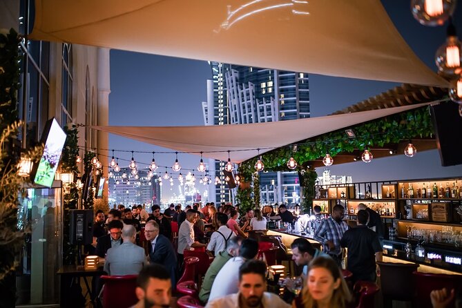 Pub Crawl Dubai: Nightlife Tours - Meeting the Guide at 8:00 p.m.