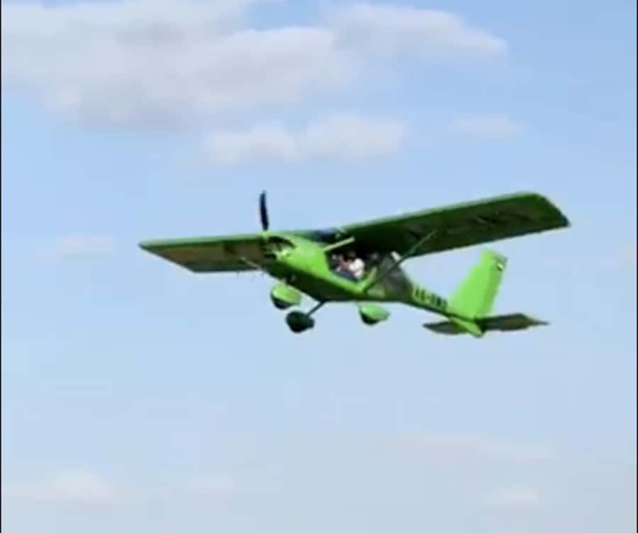 Ras Al Khaimah: Scenic Microlight Adventure Over Desert - The safety briefing before takeoff