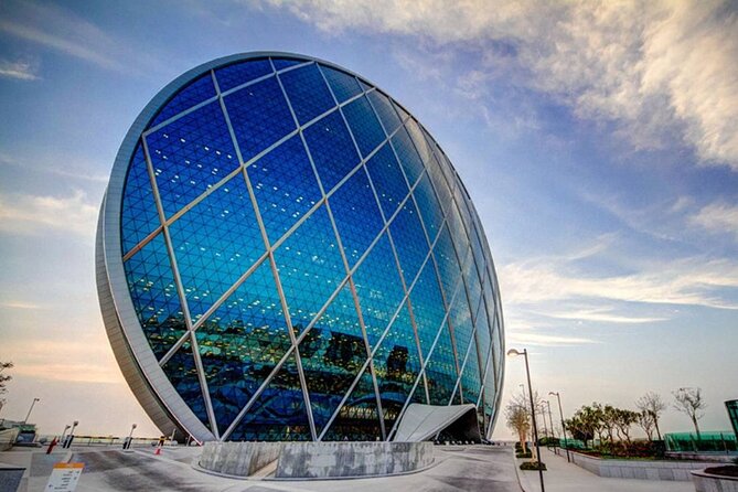Shared Full Day Guided Tour Visit to Abu Dhabi - The Corniche and Etihad Towers: good views, limited time