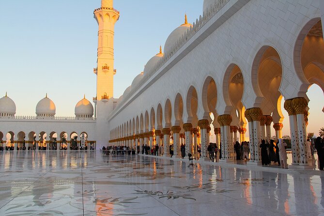 Sheikh Zayed Mosque Half Day Tour in Abu Dhabi - Inside: chandeliers and the world’s largest hand-knotted carpet