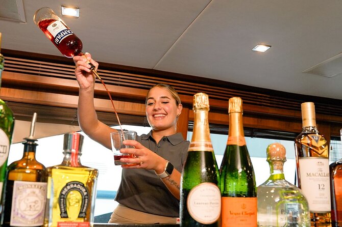 Sunseeker Superyacht: VIP Dining, Premium Drinks & Music - Day cruise or skyline evening