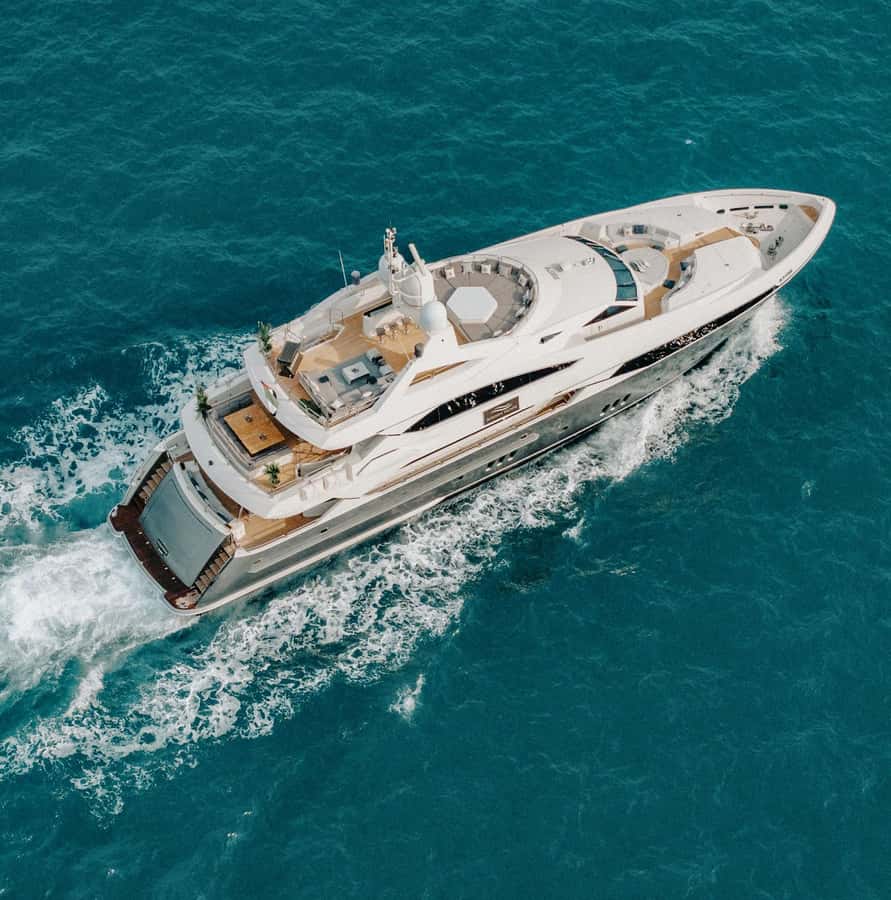 Sunseeker Superyacht: VIP Dinner, Premium Drinks& Live Music - Key points to know before booking