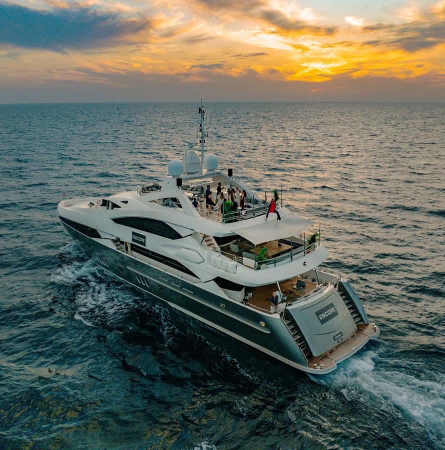Sunseeker Superyacht: VIP Dinner, Premium Drinks& Live Music - Is $273 good value in Dubai?