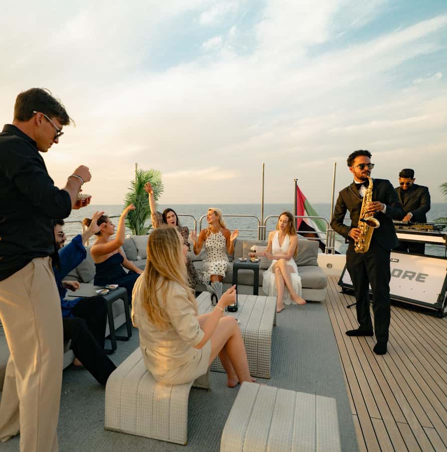 Sunseeker Superyacht: VIP Dinner, Premium Drinks& Live Music - Service, comfort, and the small details