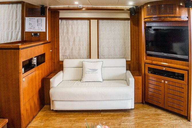 Sunset escape on Bluemoon 64ft from Dubai Marina to Atlantis - Fishing, barbecue, and watersports