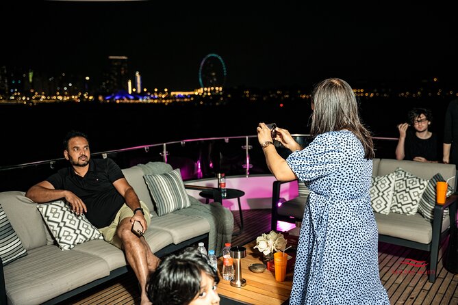 Superyacht Experience in Dubai with Dinner and Live Music - Live music, dancing, and the extra onboard touches
