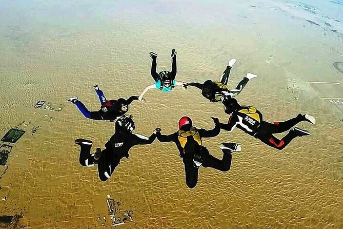 Tandem Skydive experience in Dubai - Four to five minutes under the parachute
