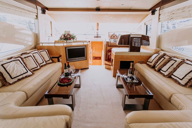Yacht Trip Dubai : Book 56 ft Premium Yacht up to 21 people - How long should you book?
